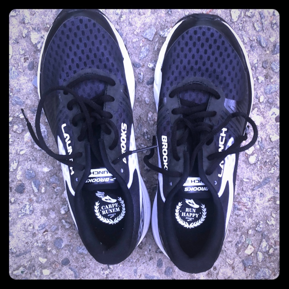 Brooks tennis shoes